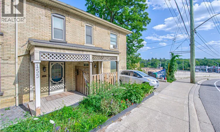 153 Fountain Street N