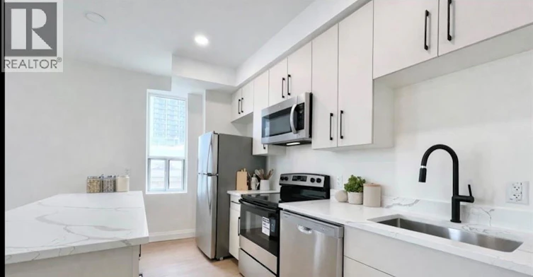 401-267 Pelissier Street, Windsor, ON, N9A 4K2 - 2