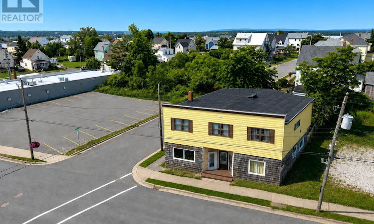 757 Victoria Road