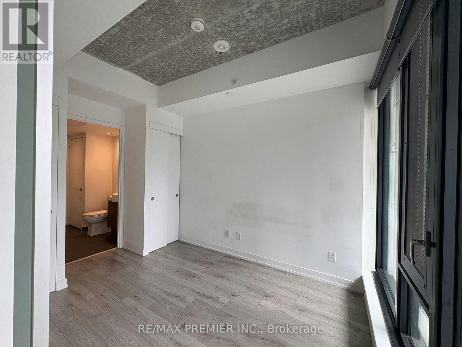206-161 Roehampton Avenue, Toronto, ON, M3P 1P9 - 13