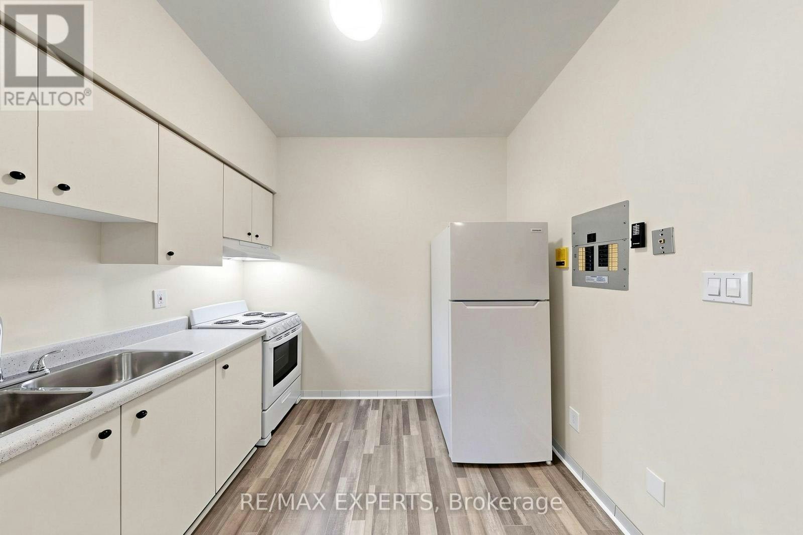 204-218 Close Avenue, Toronto, ON, M6K 1M3 - 12