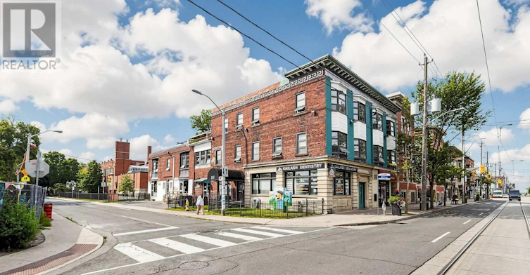 204-218 Close Avenue, Toronto, ON, M6K 1M3 - 2