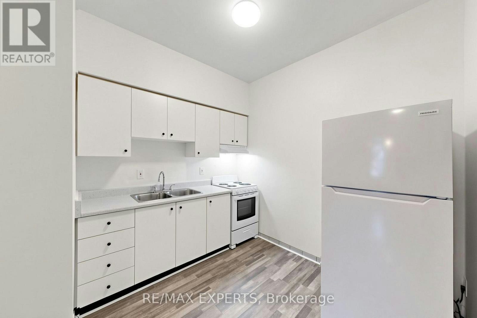 204-218 Close Avenue, Toronto, ON, M6K 1M3 - 11