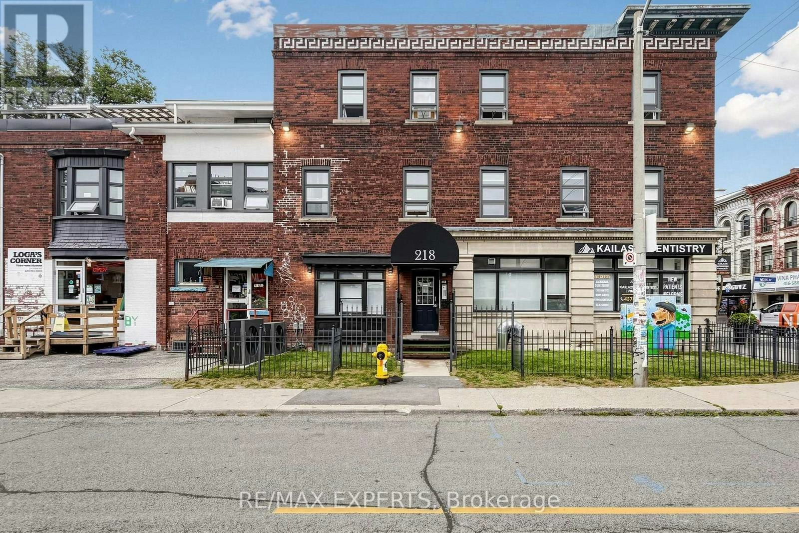 204-218 Close Avenue, Toronto, ON, M6K 1M3