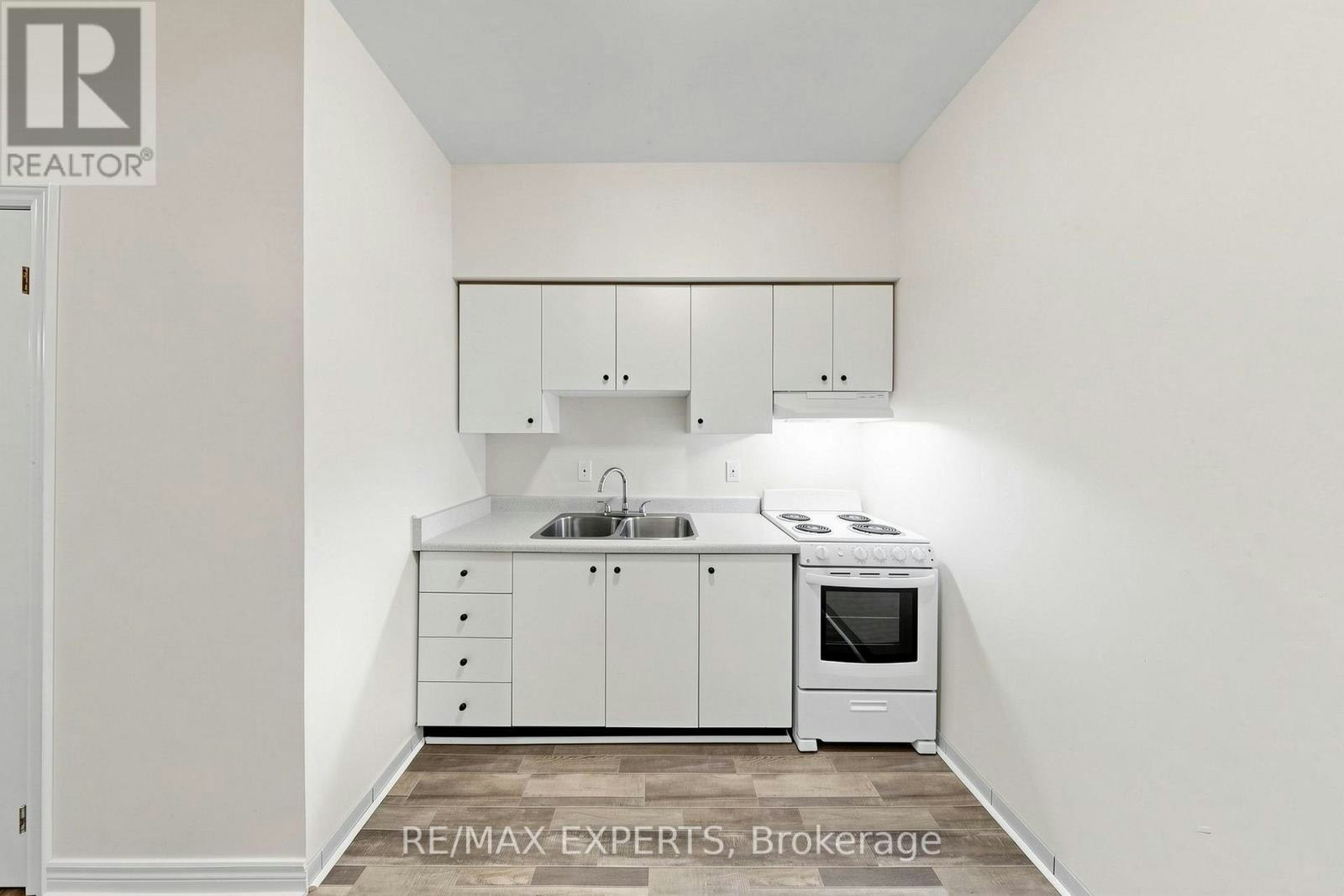 204-218 Close Avenue, Toronto, ON, M6K 1M3 - 15