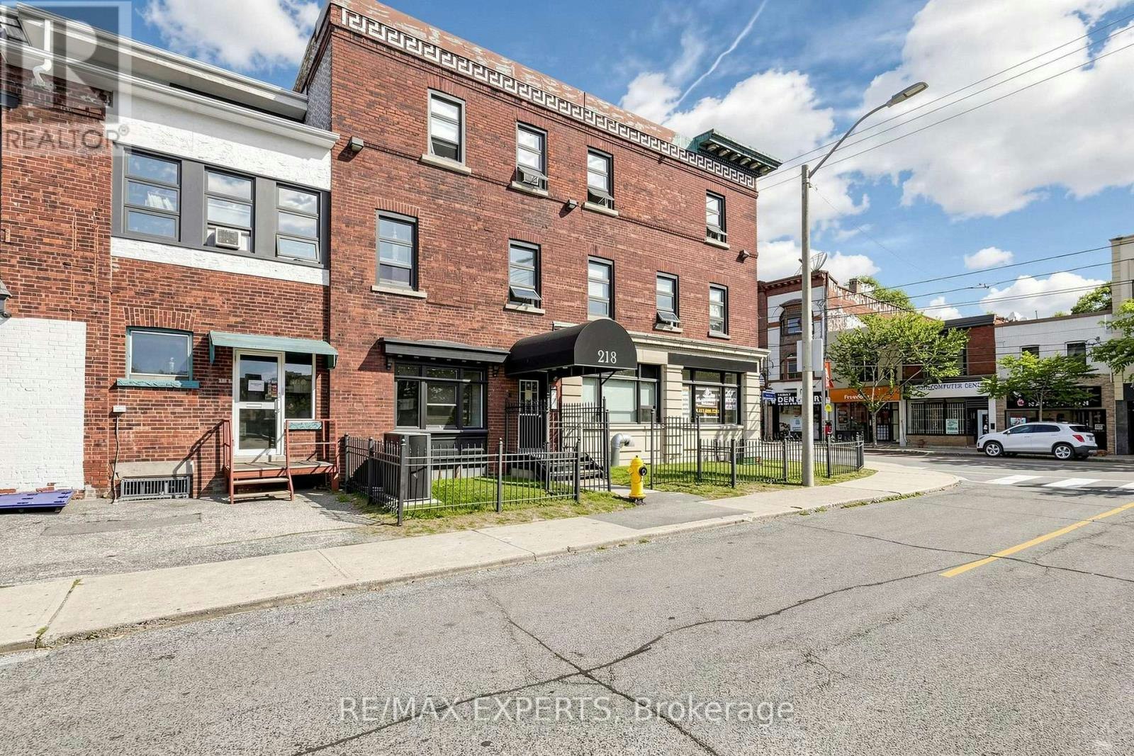 204-218 Close Avenue, Toronto, ON, M6K 1M3 - 3