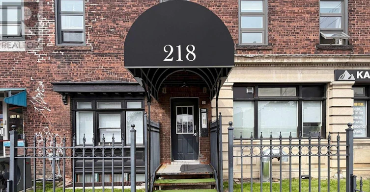 204-218 Close Avenue, Toronto, ON, M6K 1M3 - 4