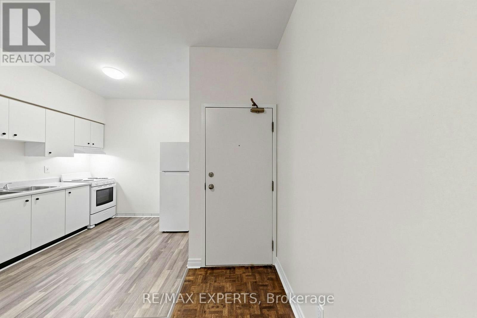 204-218 Close Avenue, Toronto, ON, M6K 1M3 - 33