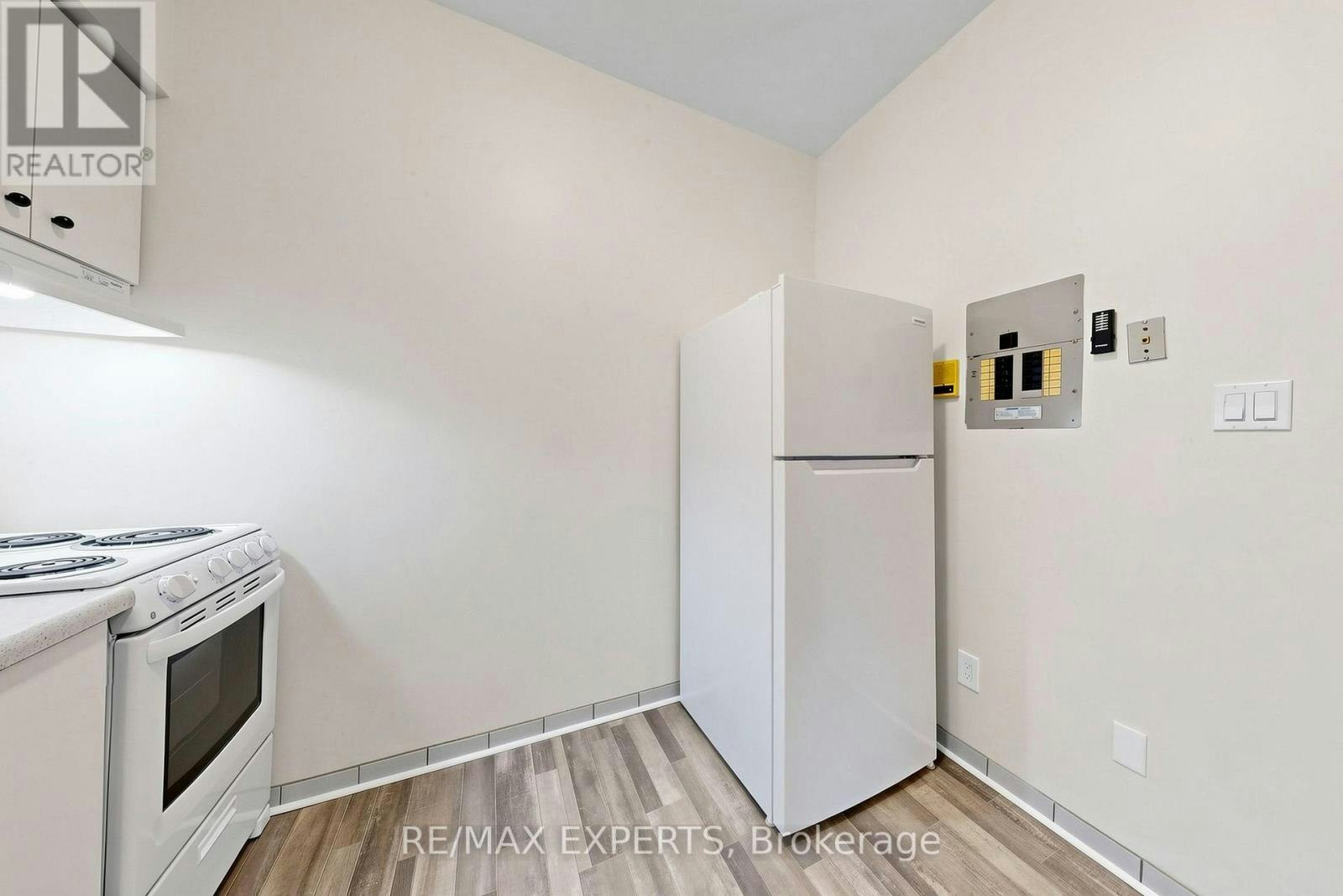 204-218 Close Avenue, Toronto, ON, M6K 1M3 - 13