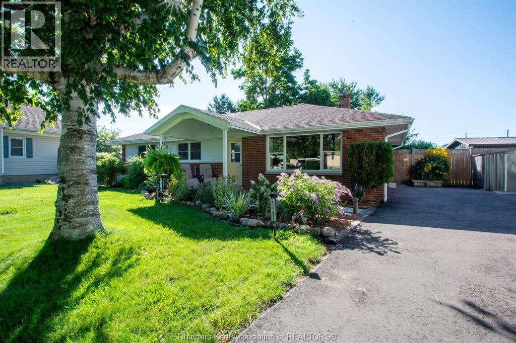 11 Oriole Parkway, Chatham-Kent, ON, N7M 5J5