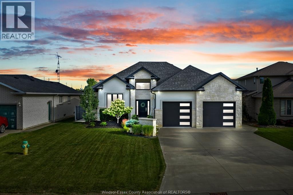 22 Shawnee Court, Leamington, ON, N8H 5A8