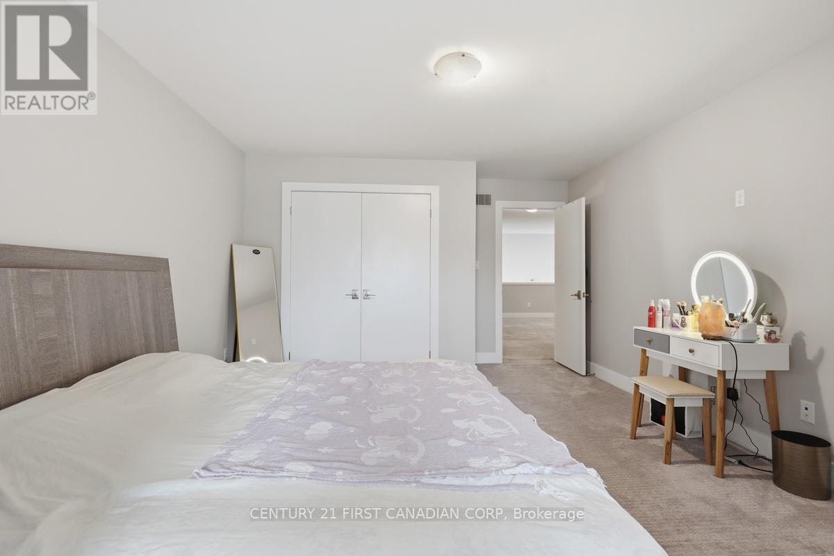4-2215 Callingham Drive, London, ON, N6G 0P1 - 35