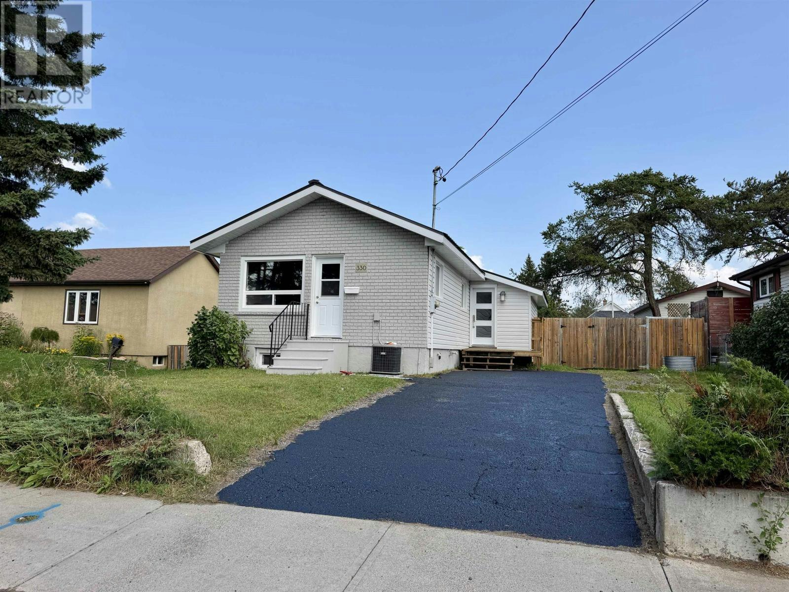 330 Arundel Street, Thunder Bay, ON, P7A 1L3