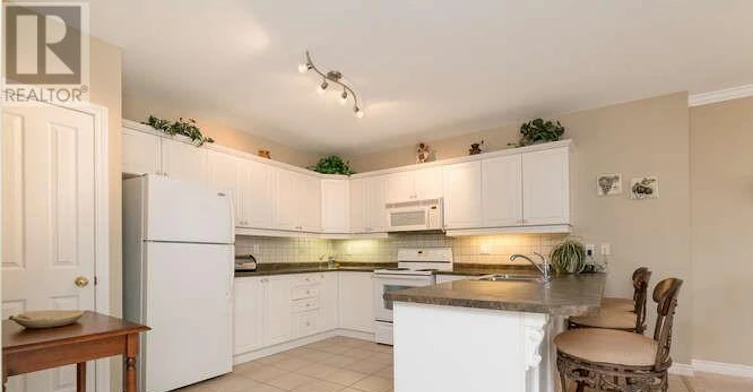 309-1998 Ironstone Drive NE, Burlington, ON, L7L 7P7 - 9