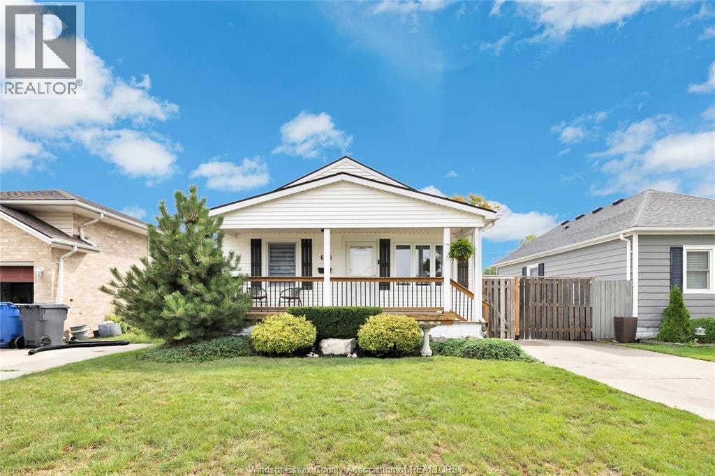 678 Labute, Tecumseh, ON, N8N 2B3