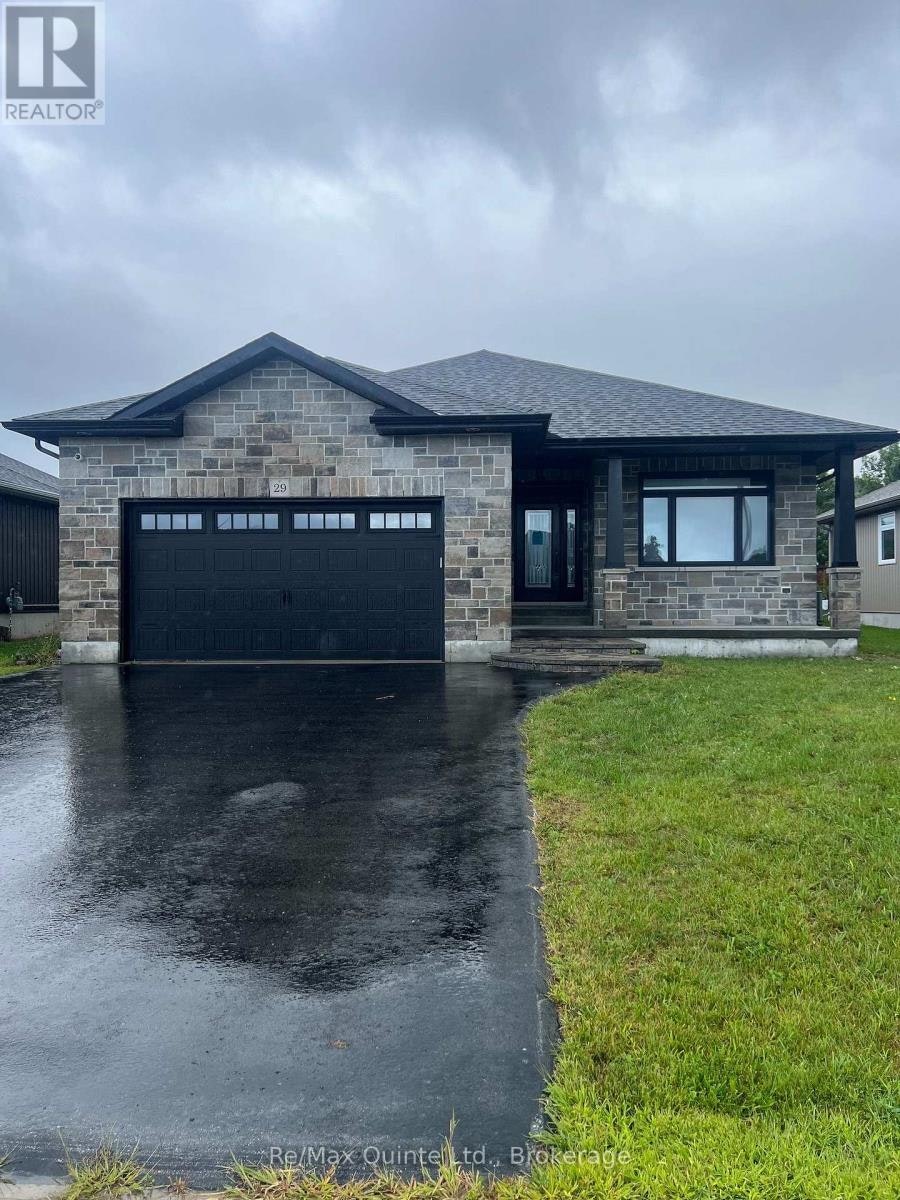 29 Gavin Crescent, Quinte West, ON, K8V 0H2