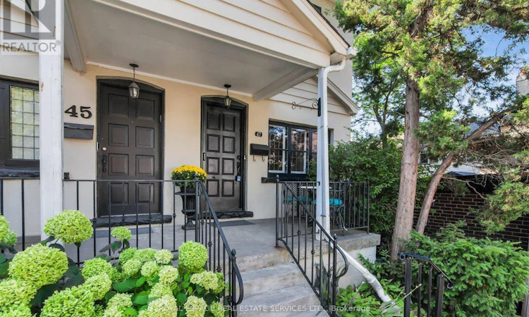 47 Coulson Avenue