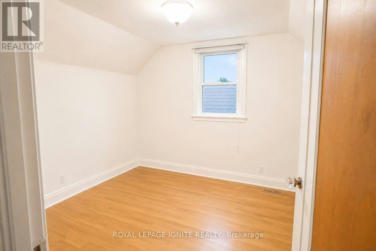 MAIN-820 Simcoe Street N, Oshawa, ON, L1G 4V8 - 6