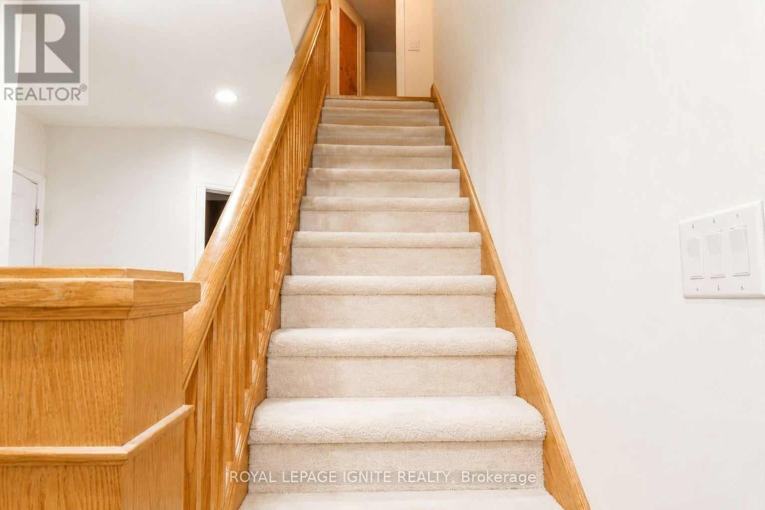 MAIN-820 Simcoe Street N, Oshawa, ON, L1G 4V8 - 3