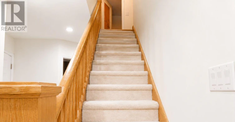 MAIN-820 Simcoe Street N, Oshawa, ON, L1G 4V8 - 3