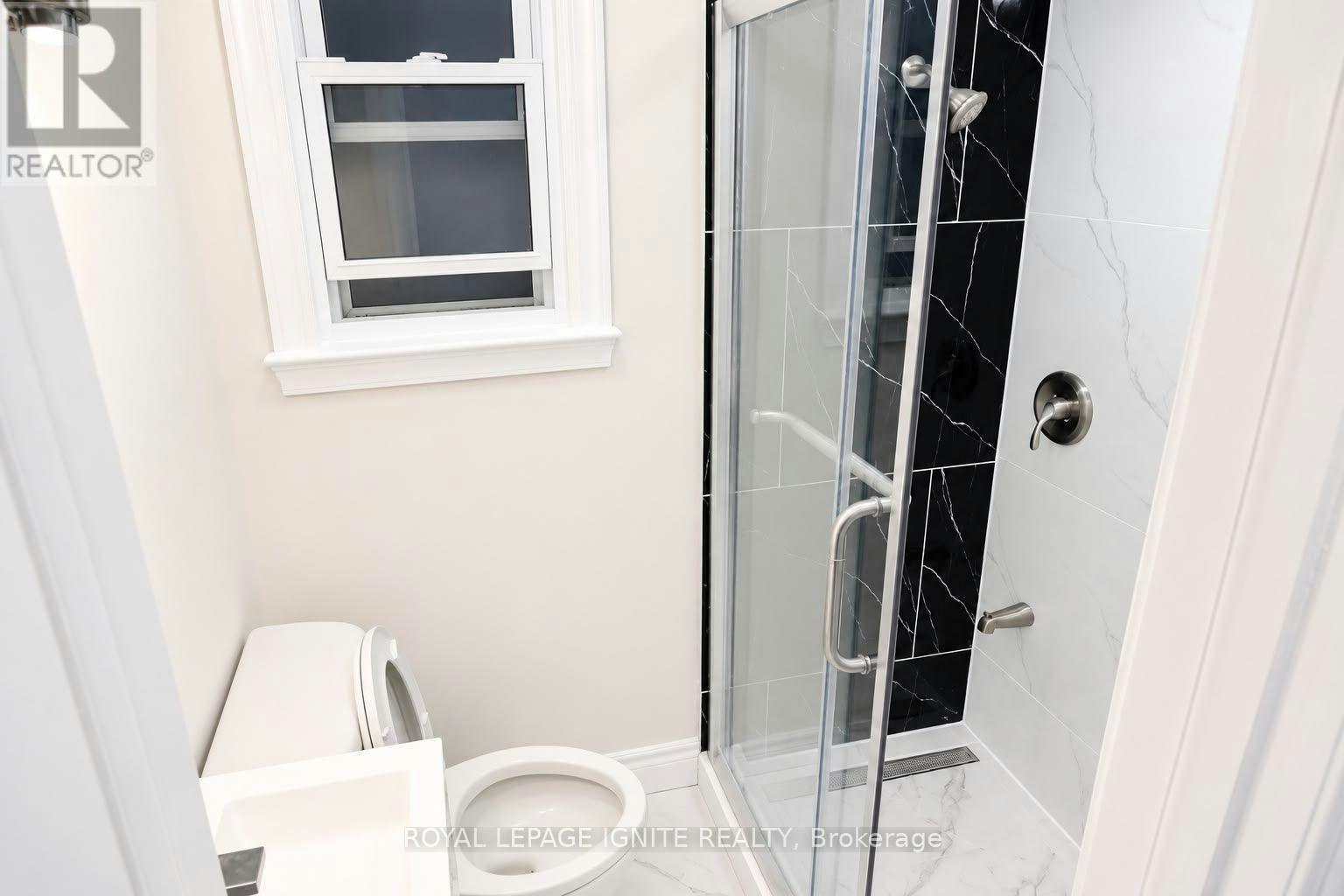 MAIN-820 Simcoe Street N, Oshawa, ON, L1G 4V8 - 9