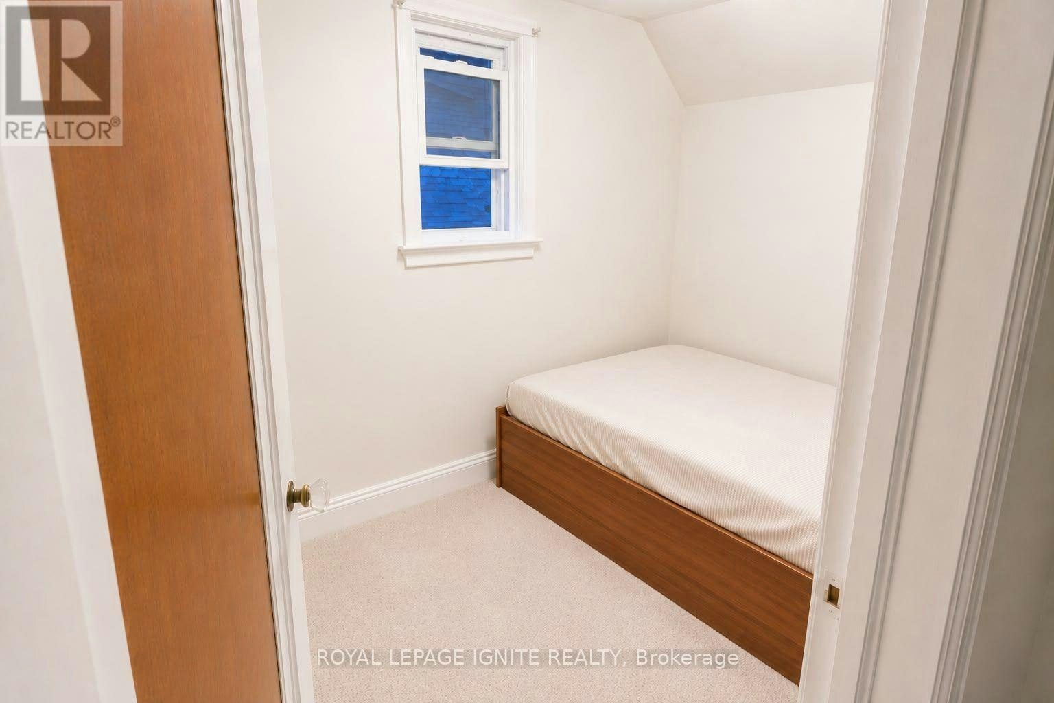 MAIN-820 Simcoe Street N, Oshawa, ON, L1G 4V8 - 8
