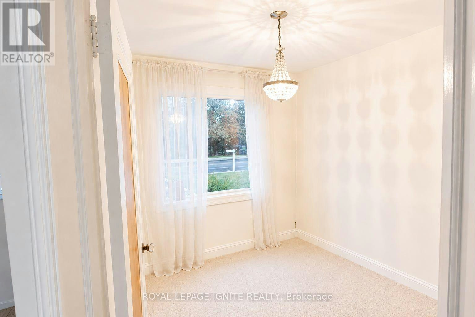 MAIN-820 Simcoe Street N, Oshawa, ON, L1G 4V8 - 5