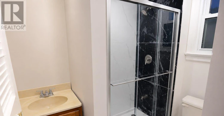 MAIN-820 Simcoe Street N, Oshawa, ON, L1G 4V8 - 10