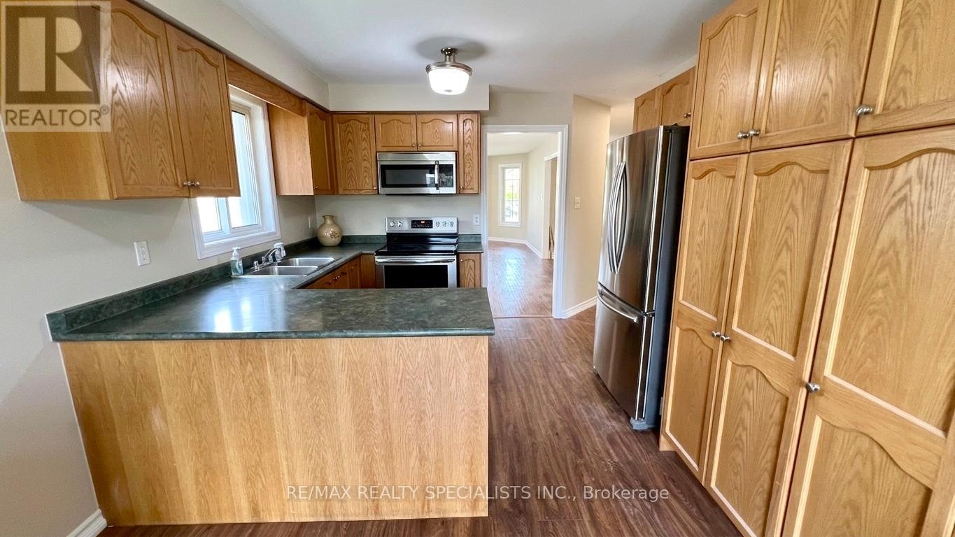 5 Russell Hill Drive, Barrie, ON, L4N 0C3 - 2