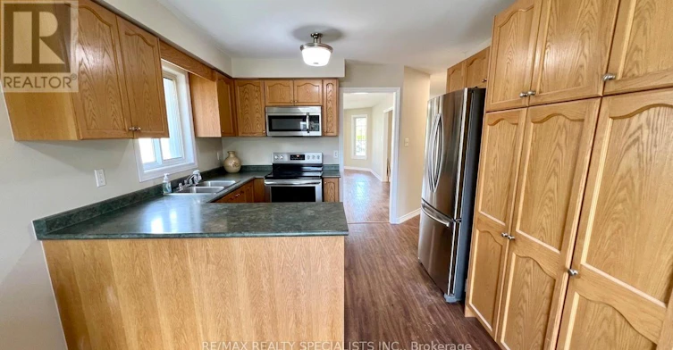 5 Russell Hill Drive, Barrie, ON, L4N 0C3 - 2