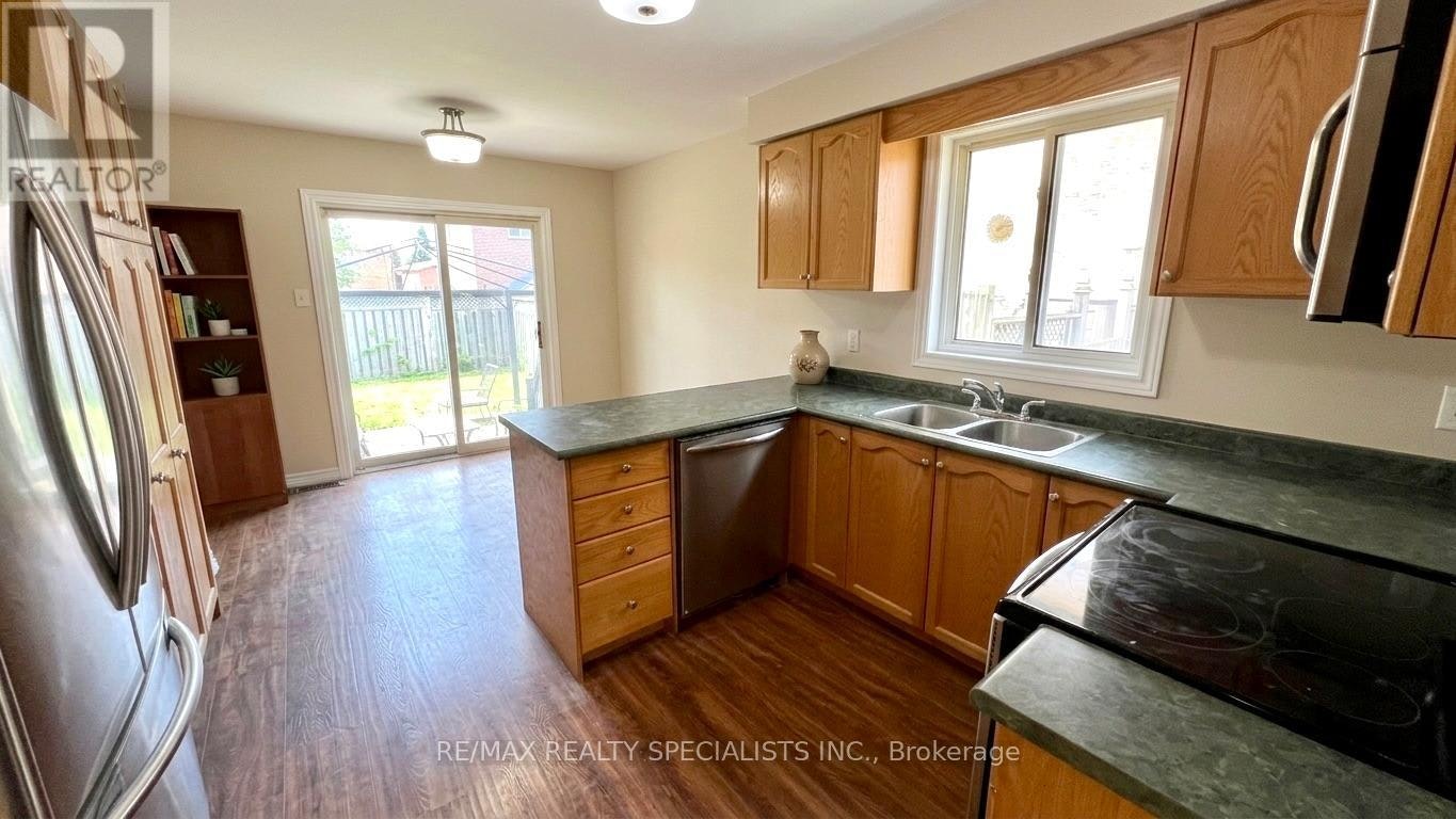 5 Russell Hill Drive, Barrie, ON, L4N 0C3 - 8