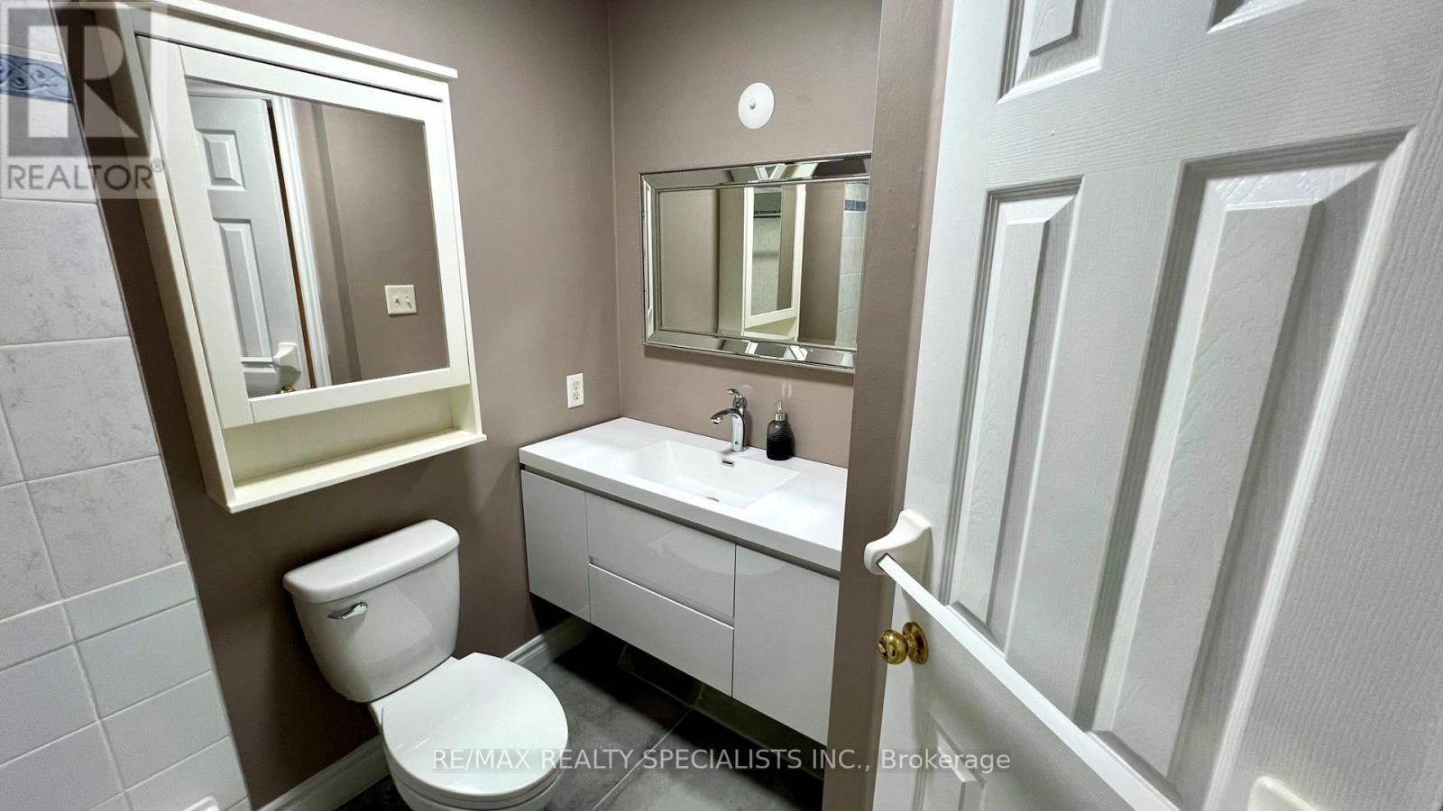 5 Russell Hill Drive, Barrie, ON, L4N 0C3 - 3