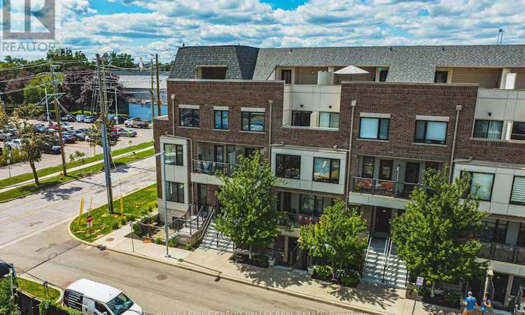 505-10 Drummond Street