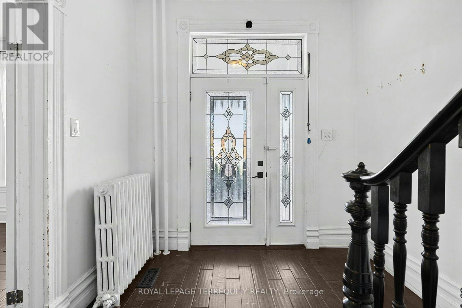 35 Elizabeth Street N, Brampton, ON, L6X 1S3 - 4