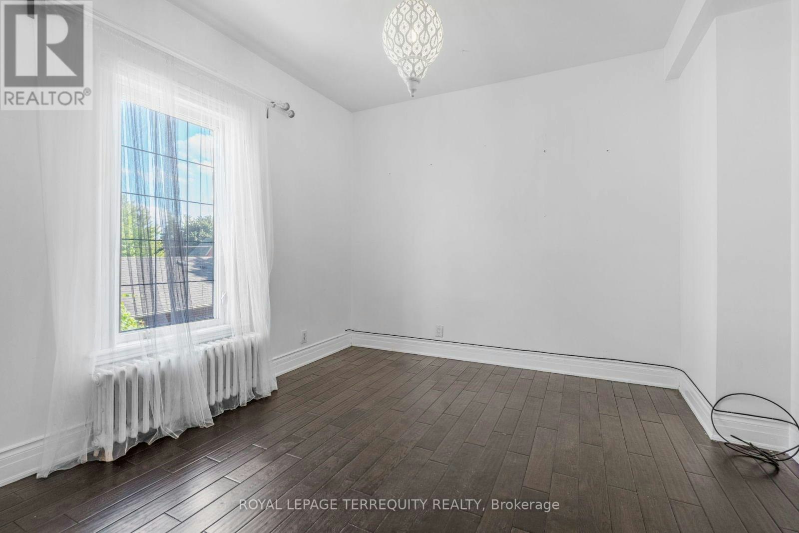 35 Elizabeth Street N, Brampton, ON, L6X 1S3 - 18