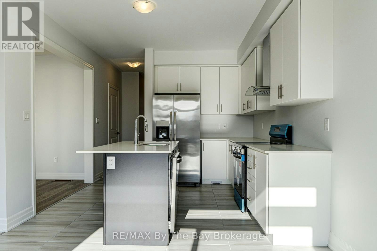 17 Rosanne Circle, Wasaga Beach, ON, L9Z 0N4 - 9