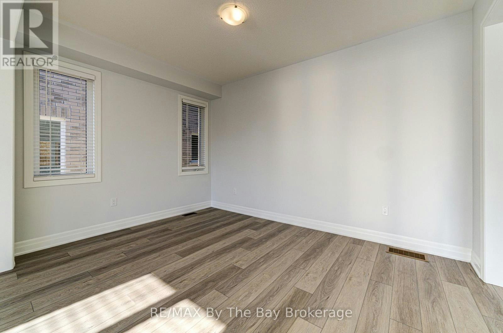 17 Rosanne Circle, Wasaga Beach, ON, L9Z 0N4 - 16