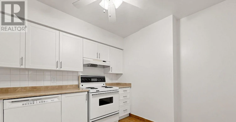 205-897 Sheppard Avenue W, Toronto, ON, M3H 2T4 - 9