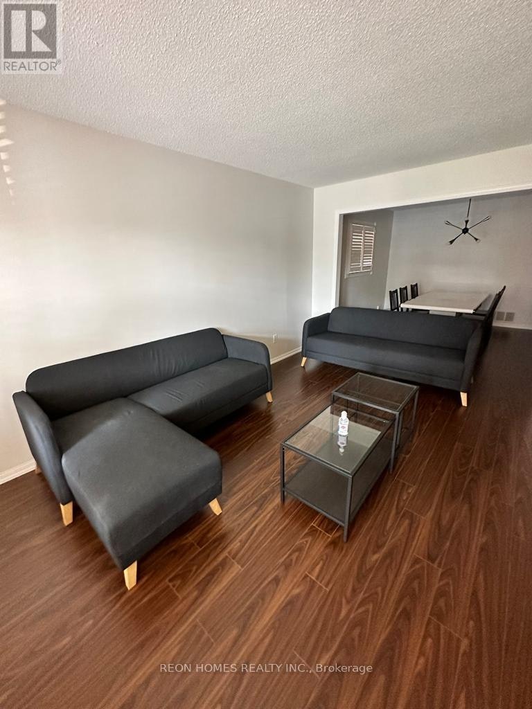 3 Lord Roberts Drive, Toronto, ON, M1K 3W1 - 2