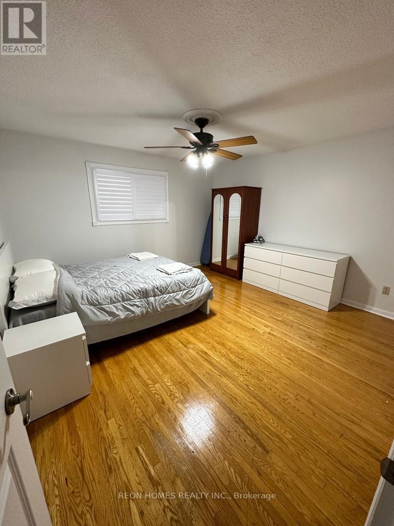 3 Lord Roberts Drive, Toronto, ON, M1K 3W1 - 8