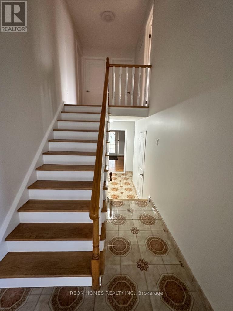 3 Lord Roberts Drive, Toronto, ON, M1K 3W1 - 11