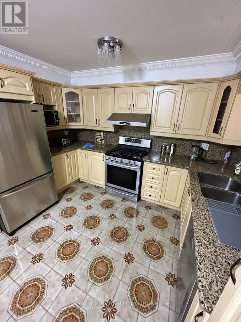 3 Lord Roberts Drive, Toronto, ON, M1K 3W1 - 5