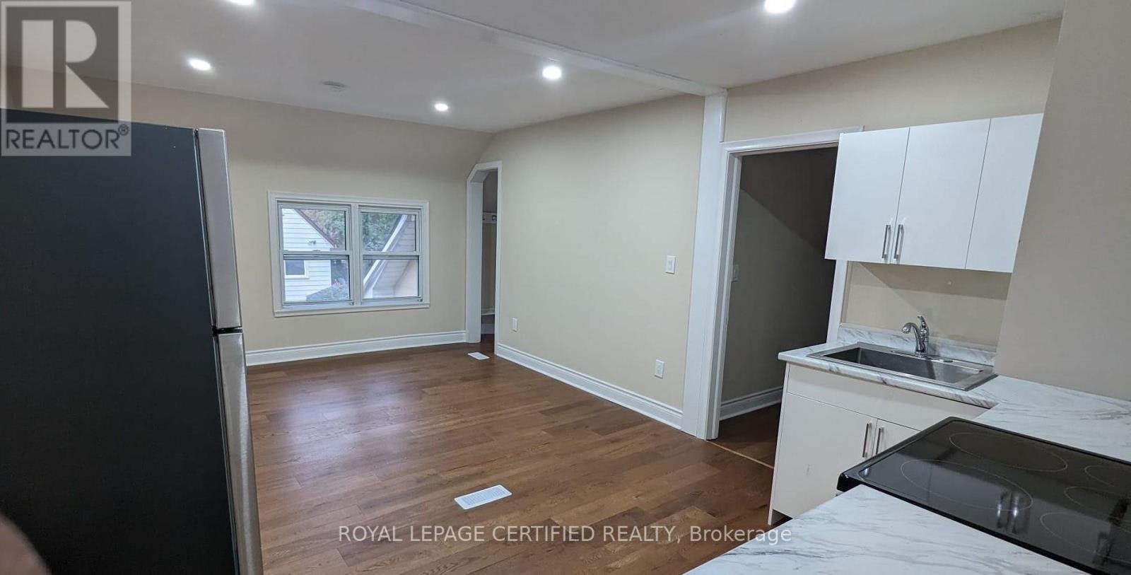 1468 Dundas Crescent, Mississauga, ON, L5C 1E9 - 5