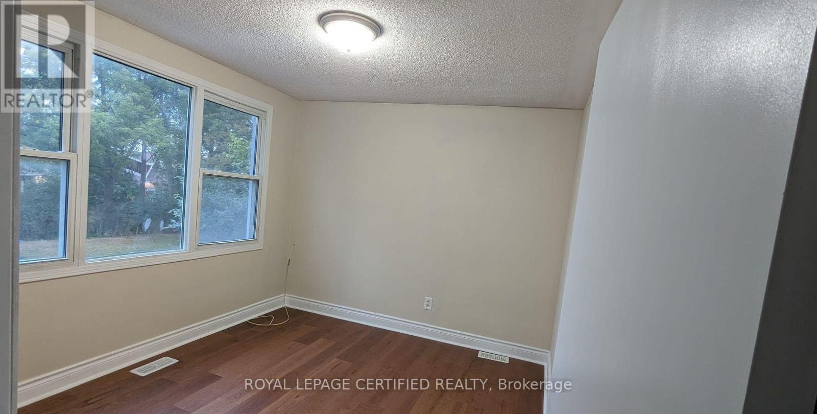 1468 Dundas Crescent, Mississauga, ON, L5C 1E9 - 4
