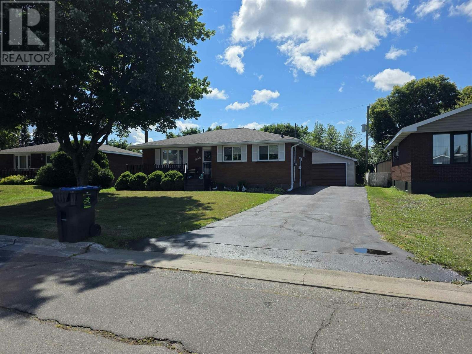 20 St. Michaels Square, Sault Ste. Marie, ON, P6B 1C7