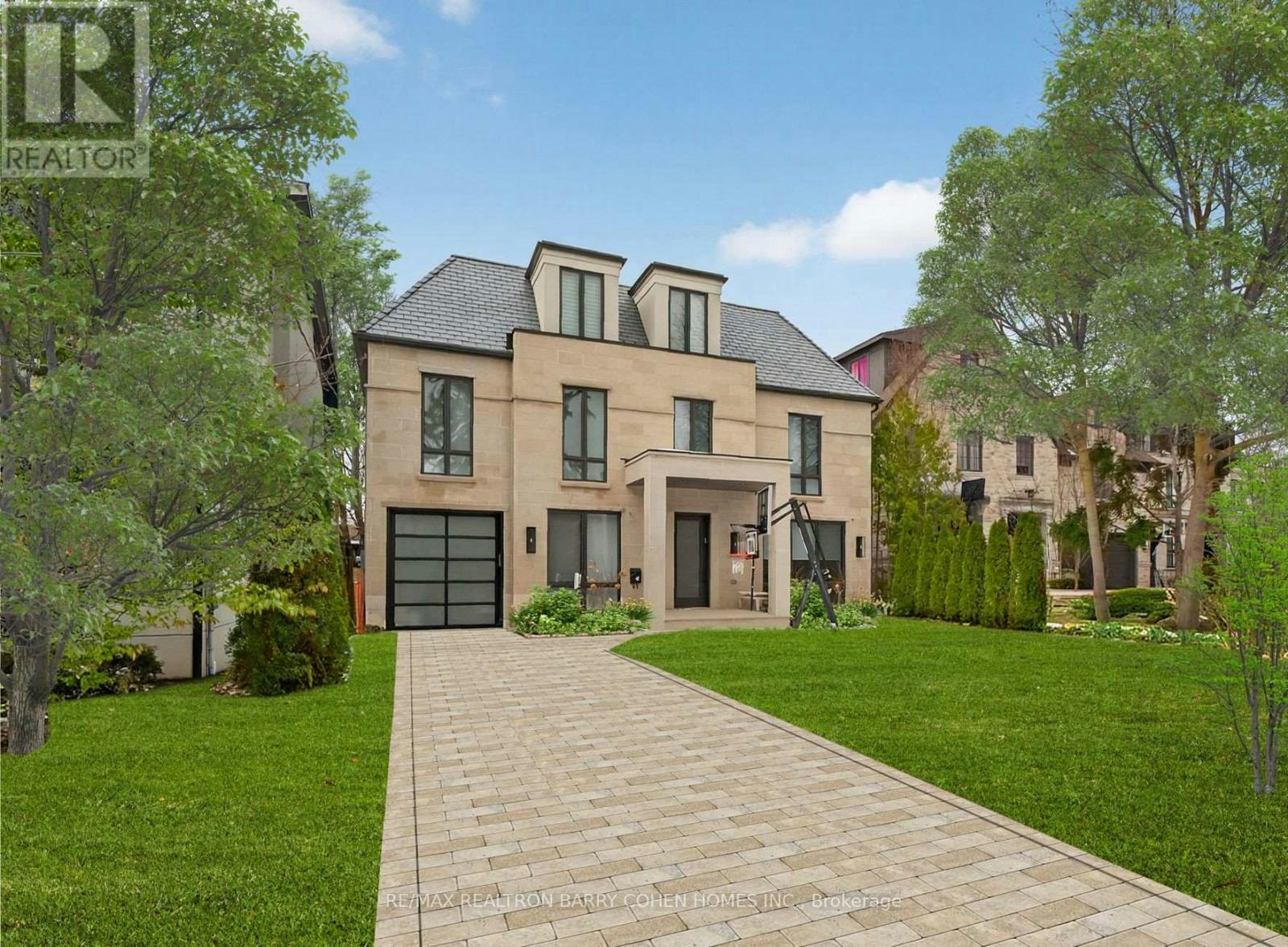 4 Forest Wood, Toronto, ON, M5N 2V6