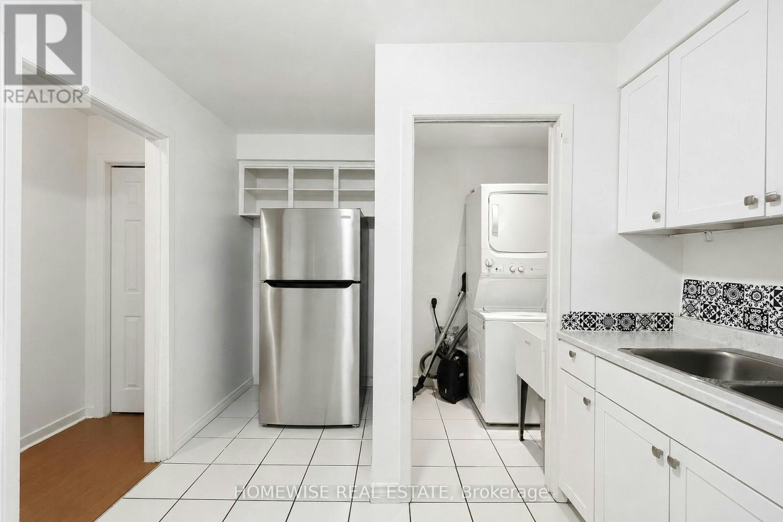 REAR-961A Eglinton Avenue, Toronto, ON, M6C 2C4 - 7