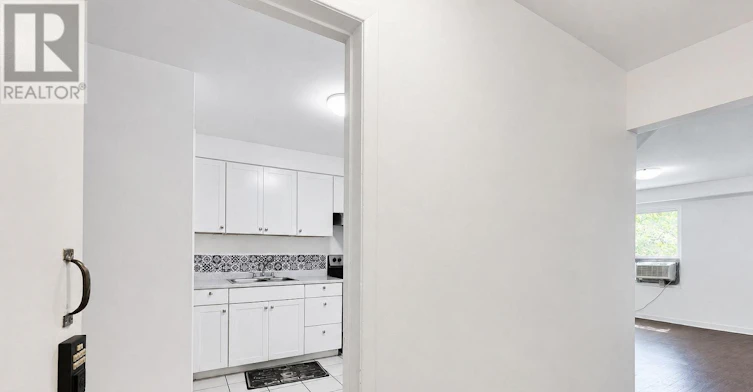 REAR-961A Eglinton Avenue, Toronto, ON, M6C 2C4 - 3
