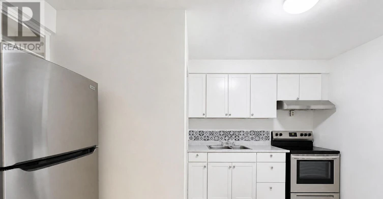REAR-961A Eglinton Avenue, Toronto, ON, M6C 2C4 - 4