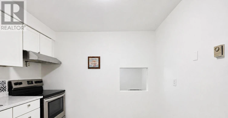 REAR-961A Eglinton Avenue, Toronto, ON, M6C 2C4 - 9
